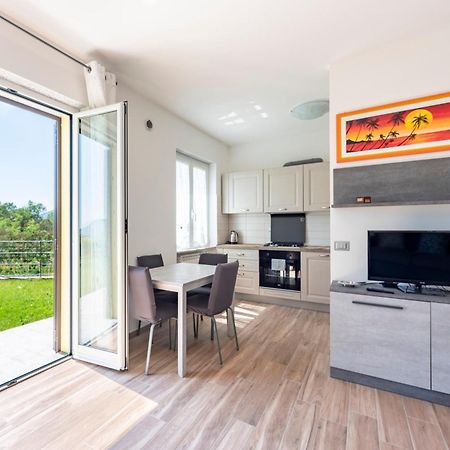 Joivy Villa Guanna - Charming Flat With Garden Bracco エクステリア 写真