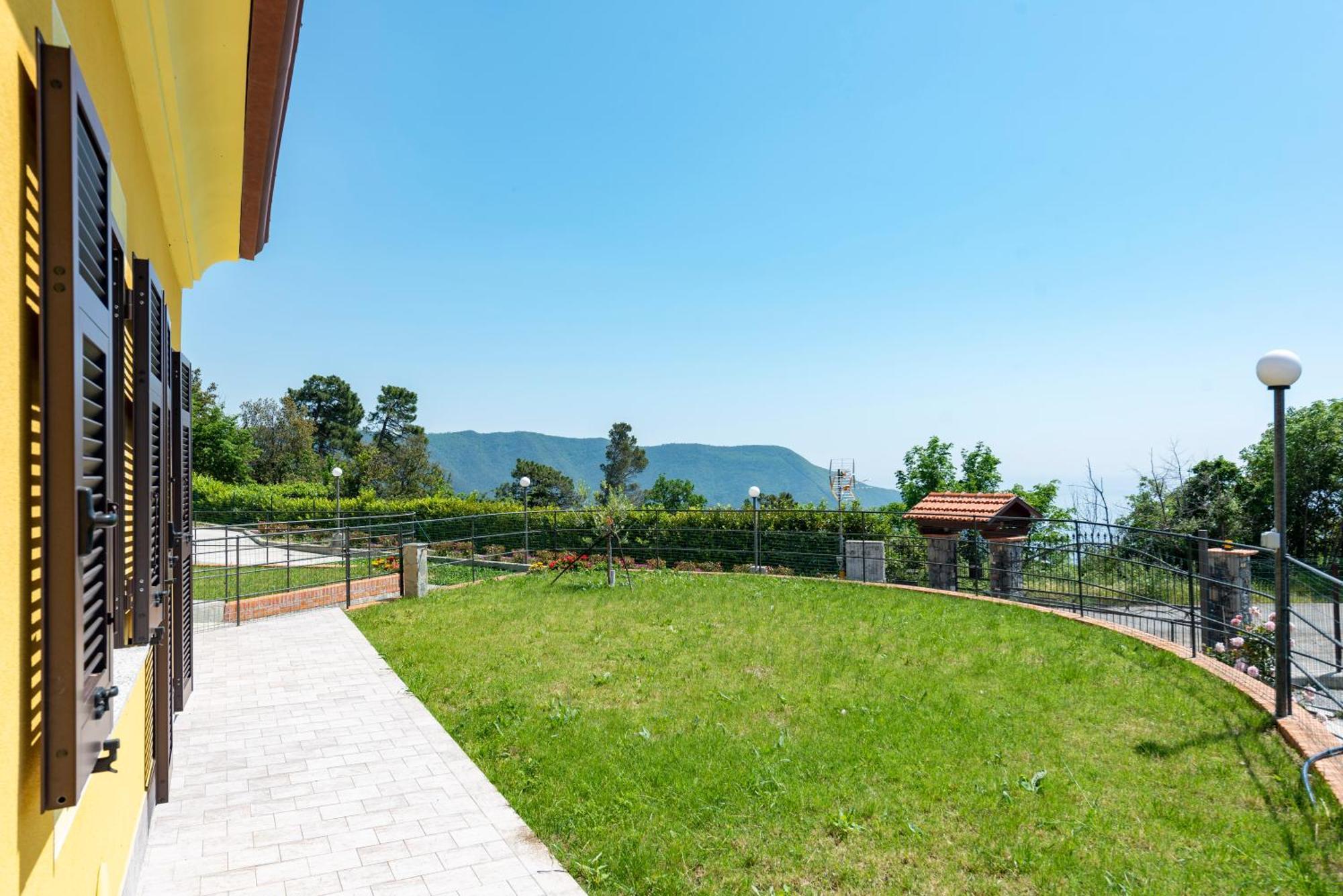 Joivy Villa Guanna - Charming Flat With Garden Bracco エクステリア 写真